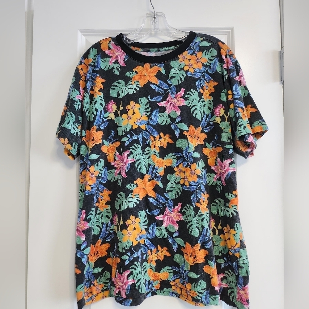 Original Use Short Sleeve Tee Tropical Vibe size Large